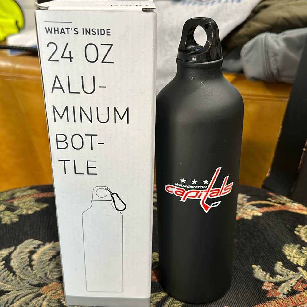 Washington Capitals water bottle NIB